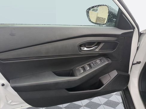 Used 2025 Honda Accord SE image 11