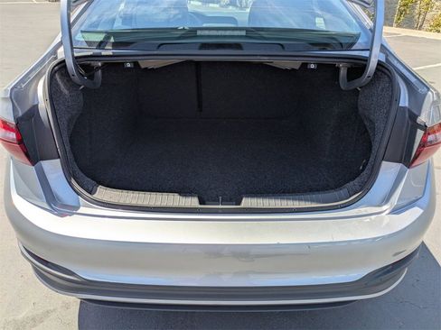Used 2024 Volkswagen Jetta SE image 30