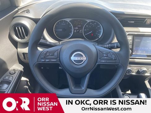 New 2025 Nissan Kicks Play S image 21