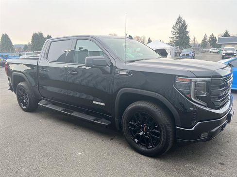 Used 2024 GMC Sierra 1500 Elevation w/ LPO, Elevation Black Package image 7