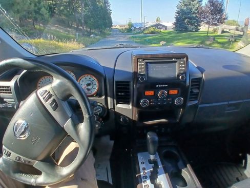 Used 2013 Nissan Titan SL image 15