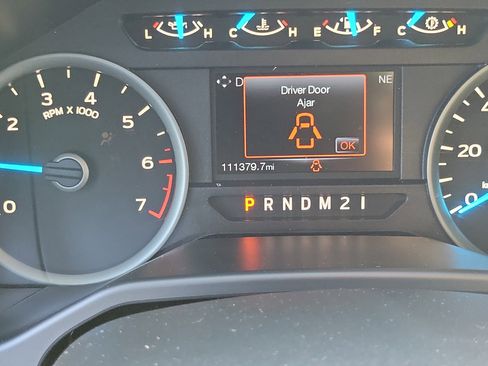 Used 2015 Ford F150 XLT w/ Equipment Group 301A Mid image 6