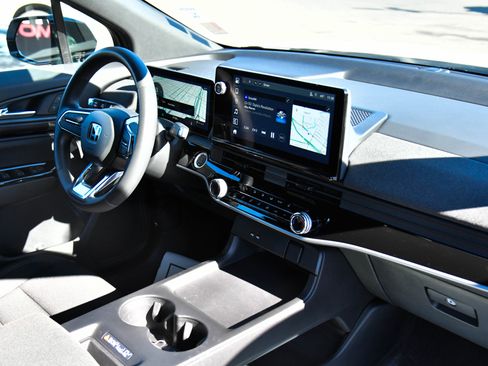 Used 2024 Honda Prologue EX image 45