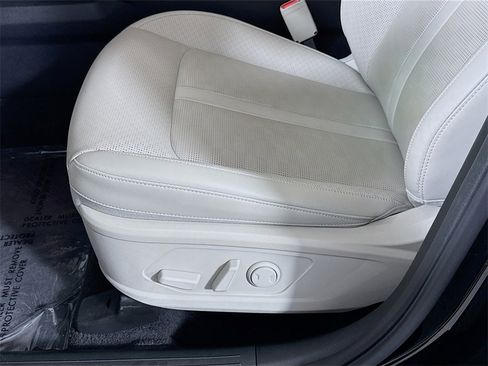 Used 2025 Kia Sorento S image 19