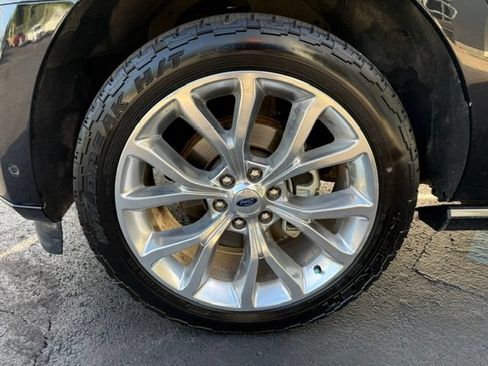 Used 2019 Ford Expedition Platinum AWD/4WD image 5