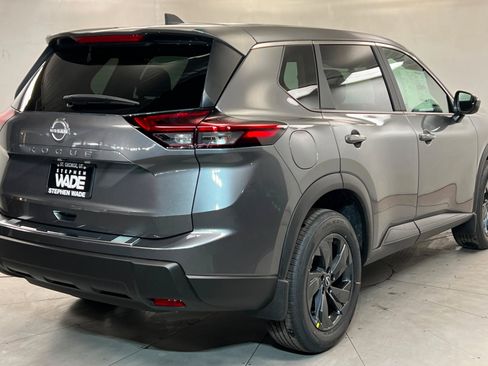 New 2026 Nissan Rogue SV FWD image 5