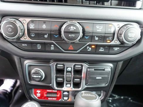 New 2025 Jeep Gladiator Rubicon image 21