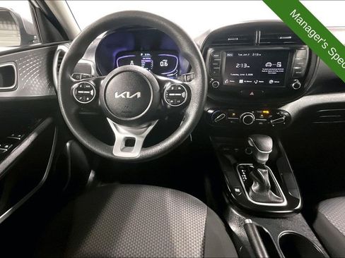 Used 2025 Kia Soul LX w/ LX Technology Package FWD image 6