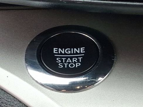 Used 2022 Ford Explorer XLT w/ Class IV Trailer Tow Package image 25