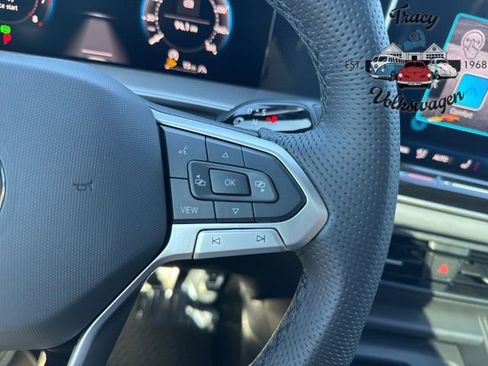 New 2025 Volkswagen Tiguan SE R-Line image 16