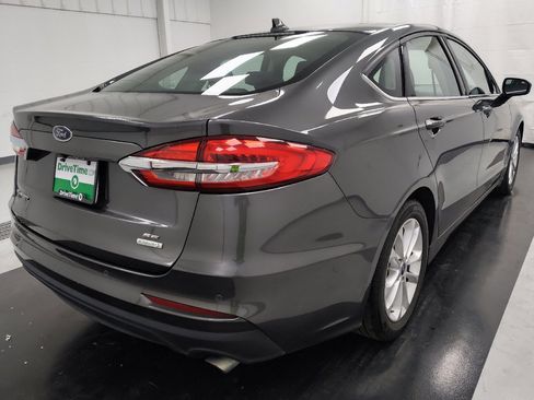 Used 2019 Ford Fusion SE FWD image 9