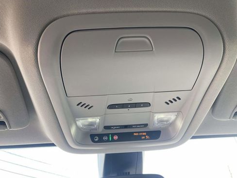 Used 2023 GMC Acadia SLT w/ Technology Package image 29