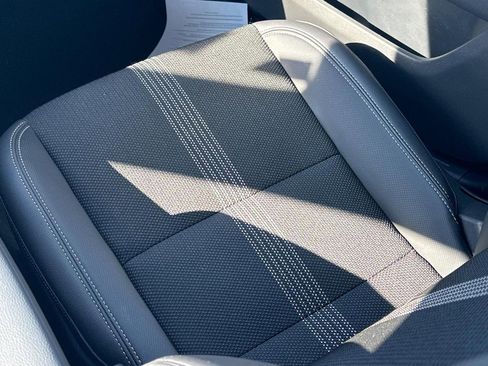 Certified 2025 MAZDA CX-50 2.5 Hybrid w/ Preferred Pkg image 16