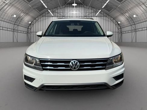Used 2020 Volkswagen Tiguan SE w/ Panoramic Sunroof Package image 12
