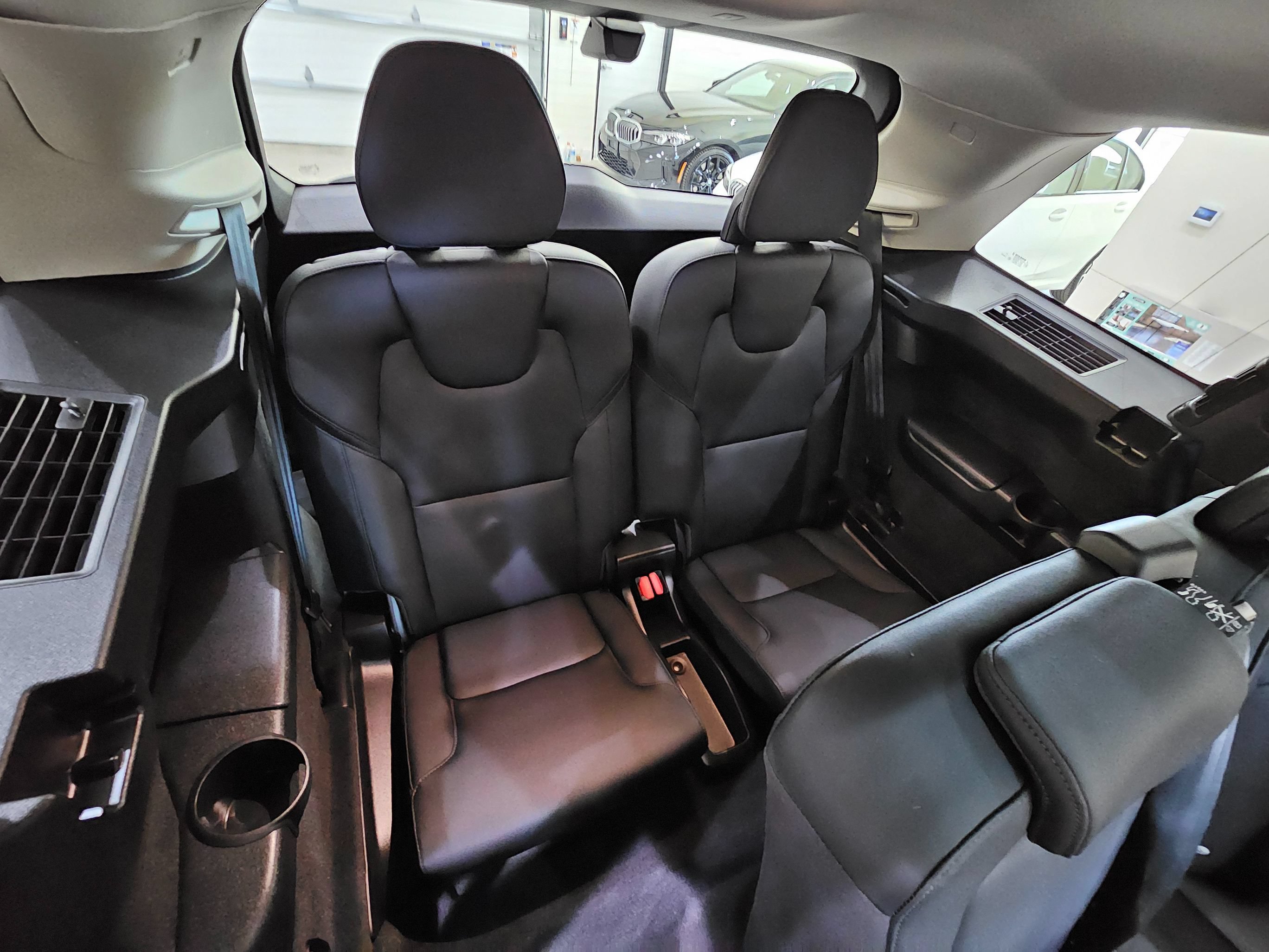 Used 2025 Volvo XC90 T8 Core w/ Climate Package AWD/4WD image 38