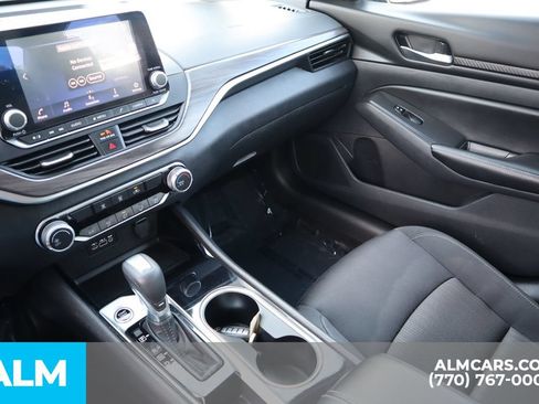 Used 2024 Nissan Altima 2.5 SV FWD image 36