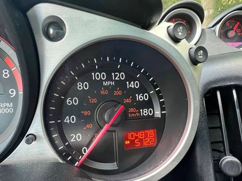 Used 2009 Nissan 370Z Touring w/ Sport Pkg image 19