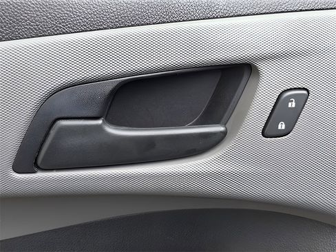 Used 2017 Chevrolet Sonic LS image 18