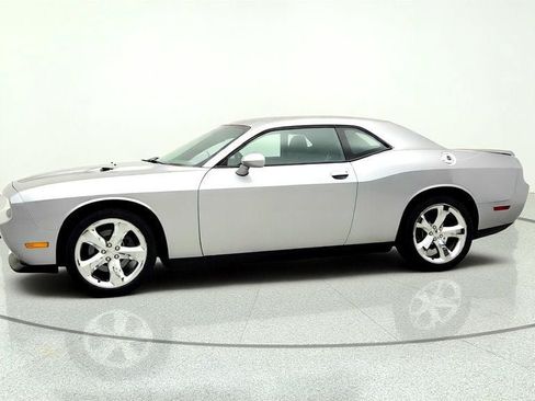 Used 2013 Dodge Challenger SXT w/ Super Sport Group RWD image 8