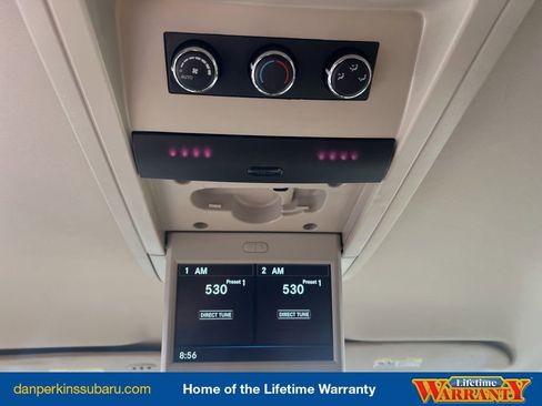 Used 2016 Chrysler Town & Country Touring image 31