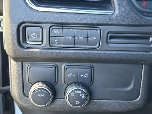 Certified 2022 Chevrolet Suburban LT image 28