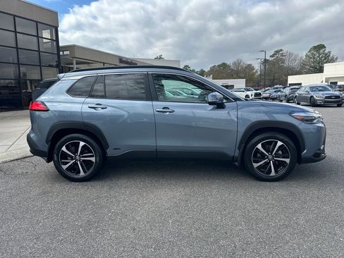 Used 2024 Toyota Corolla Cross XSE w/ Convenience Package image 13