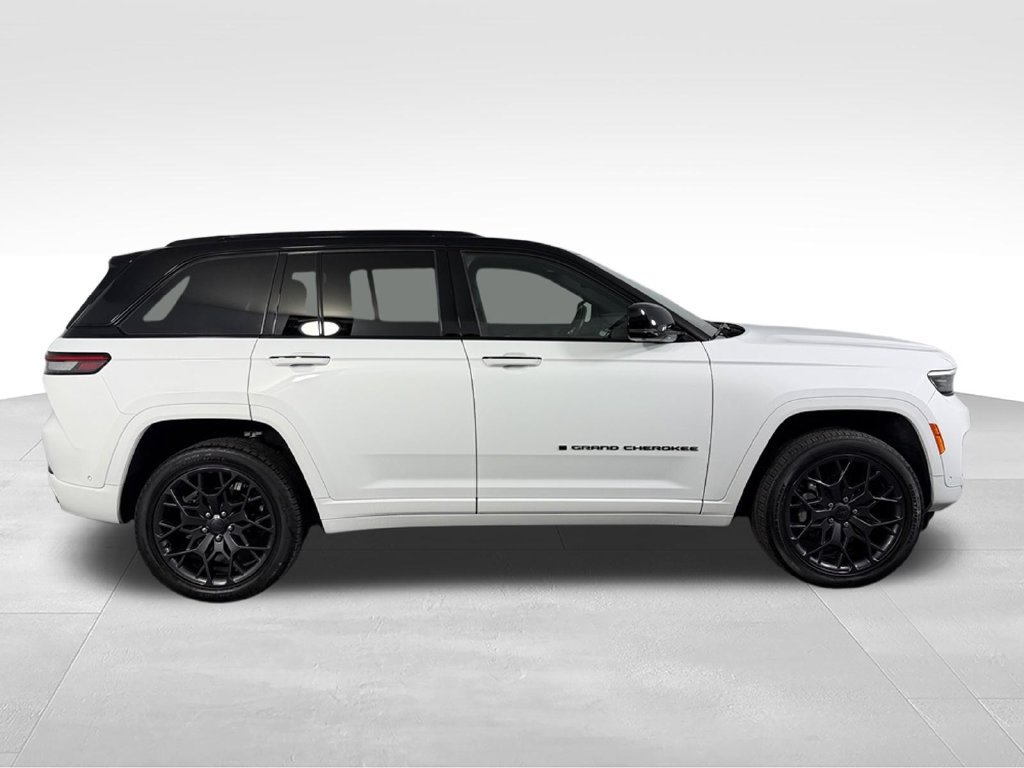 Used 2025 Jeep Grand Cherokee Summit w/ Obsidian Package AWD/4WD image 6