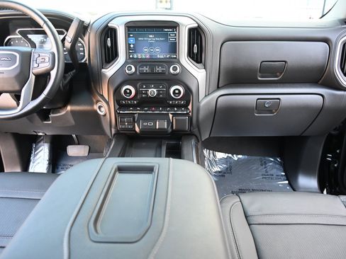 Used 2022 GMC Sierra 1500 Denali w/ Denali Premium Package image 11