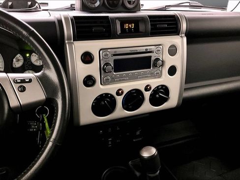 Used 2013 Toyota FJ Cruiser 4WD w/ Upgrade Pkg image 9