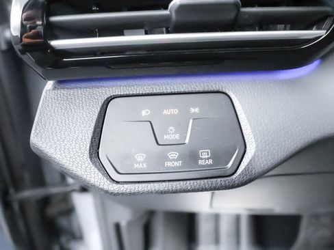 Used 2023 Volkswagen ID.4 Pro image 15