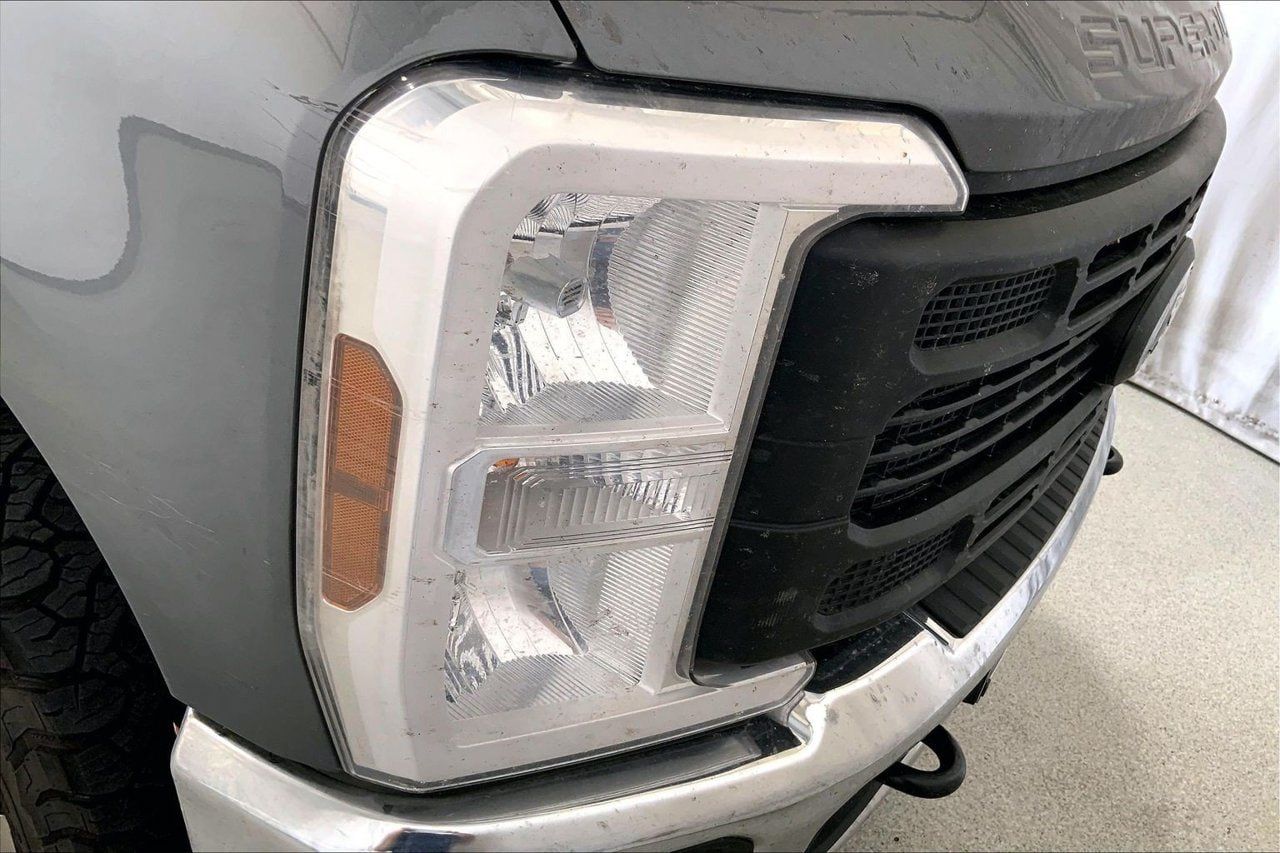 Used 2025 Ford F350 XL AWD/4WD image 12