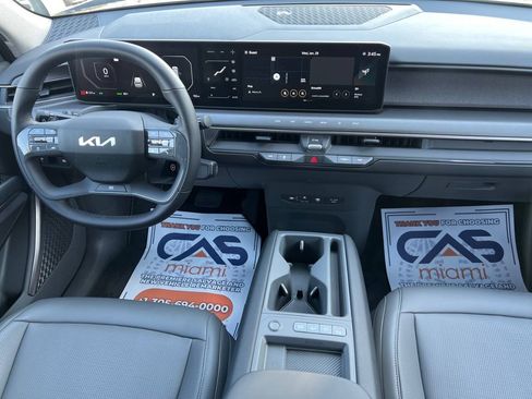 Used 2024 Kia EV9 Light RWD image 12