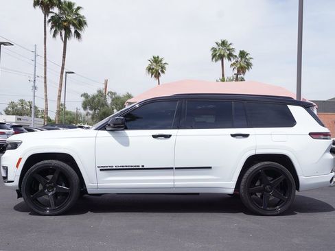 Used 2025 Jeep Grand Cherokee L Summit AWD/4WD image 2