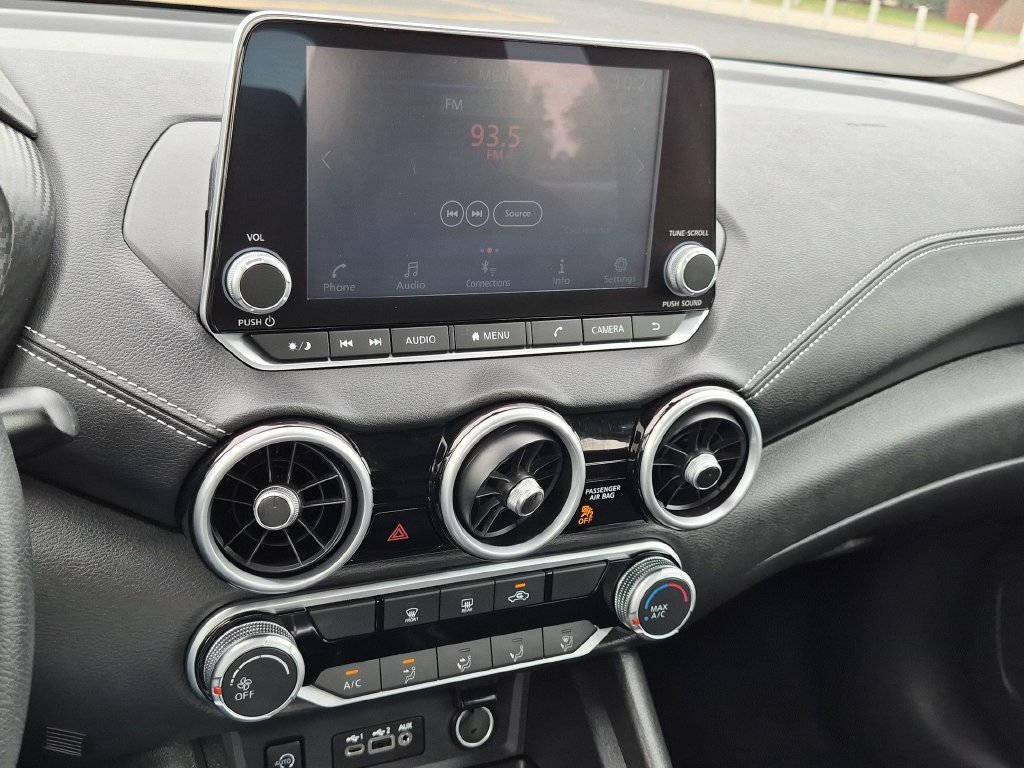 Used 2024 Nissan Sentra SV FWD image 17