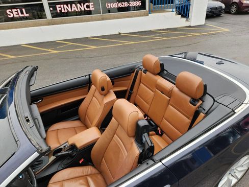 Used 2011 BMW 335i Convertible image 23
