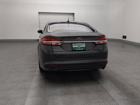 Used 2018 Ford Fusion SE w/ Fusion SE Technology Package FWD image 6