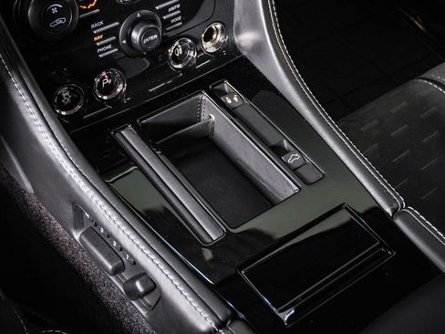Used 2015 Aston Martin V8 Vantage GT RWD image 32
