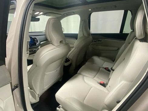 Used 2025 Volvo XC90 B5 Plus w/ Protection Package AWD/4WD image 12