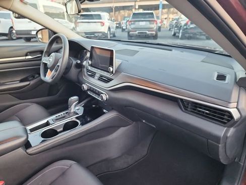 Used 2023 Nissan Altima 2.5 SV image 13