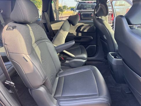 Used 2027 Kia Telluride S FWD image 20