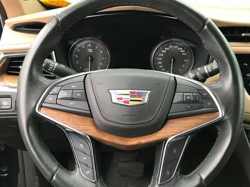 Used 2021 Cadillac XT5 Premium Luxury w/ Platinum Package image 8