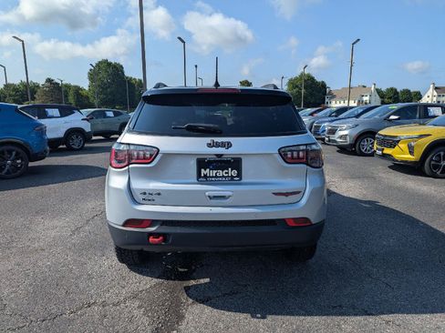 Used 2025 Jeep Compass Trailhawk AWD/4WD image 6