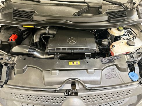 Used 2021 Mercedes-Benz Metris image 32