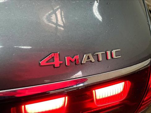 Used 2024 Mercedes-Benz GLS 450 4MATIC image 11