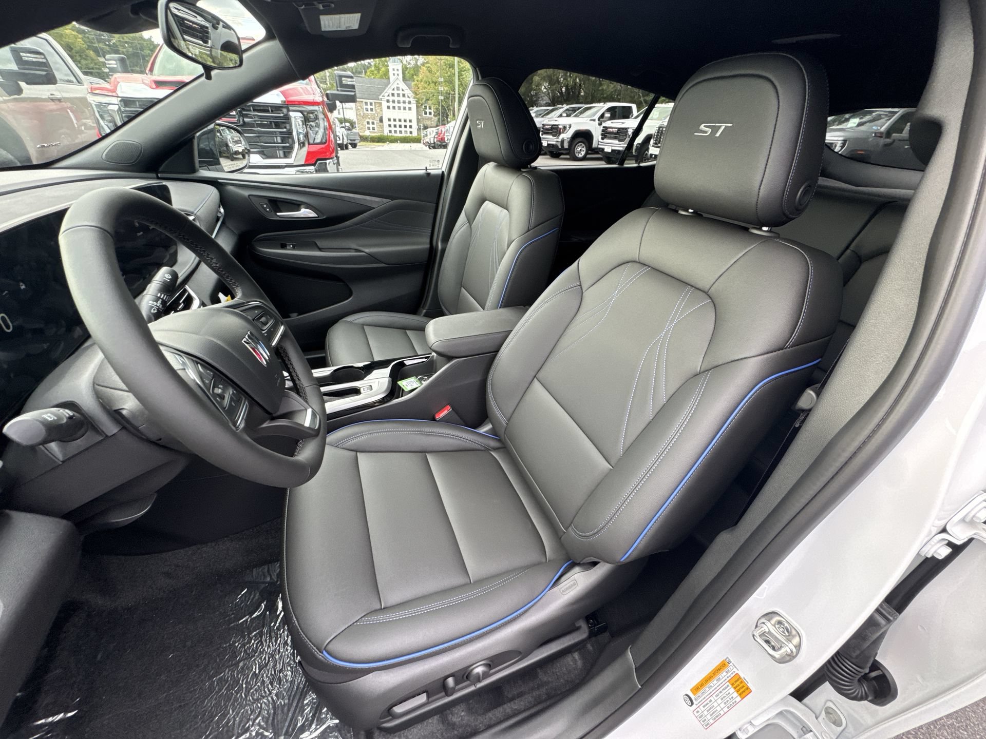 New 2026 Buick Envista Sport Touring w/ Convenience I Package FWD image 13