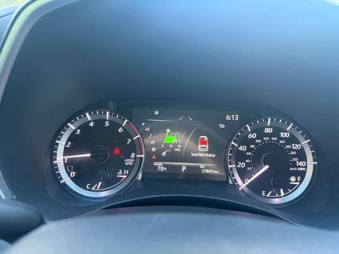 Used 2023 Toyota Highlander XLE FWD image 22