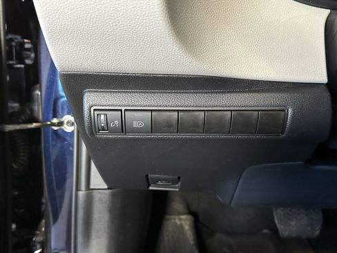Used 2025 Toyota Corolla LE FWD image 18