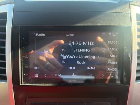 Used 2013 Nissan Frontier SV image 37