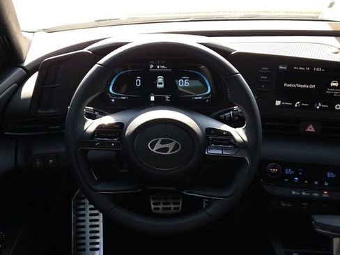 Certified 2025 Hyundai Elantra Sport image 13