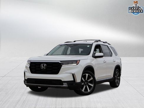 Used 2025 Honda Pilot Elite image 1